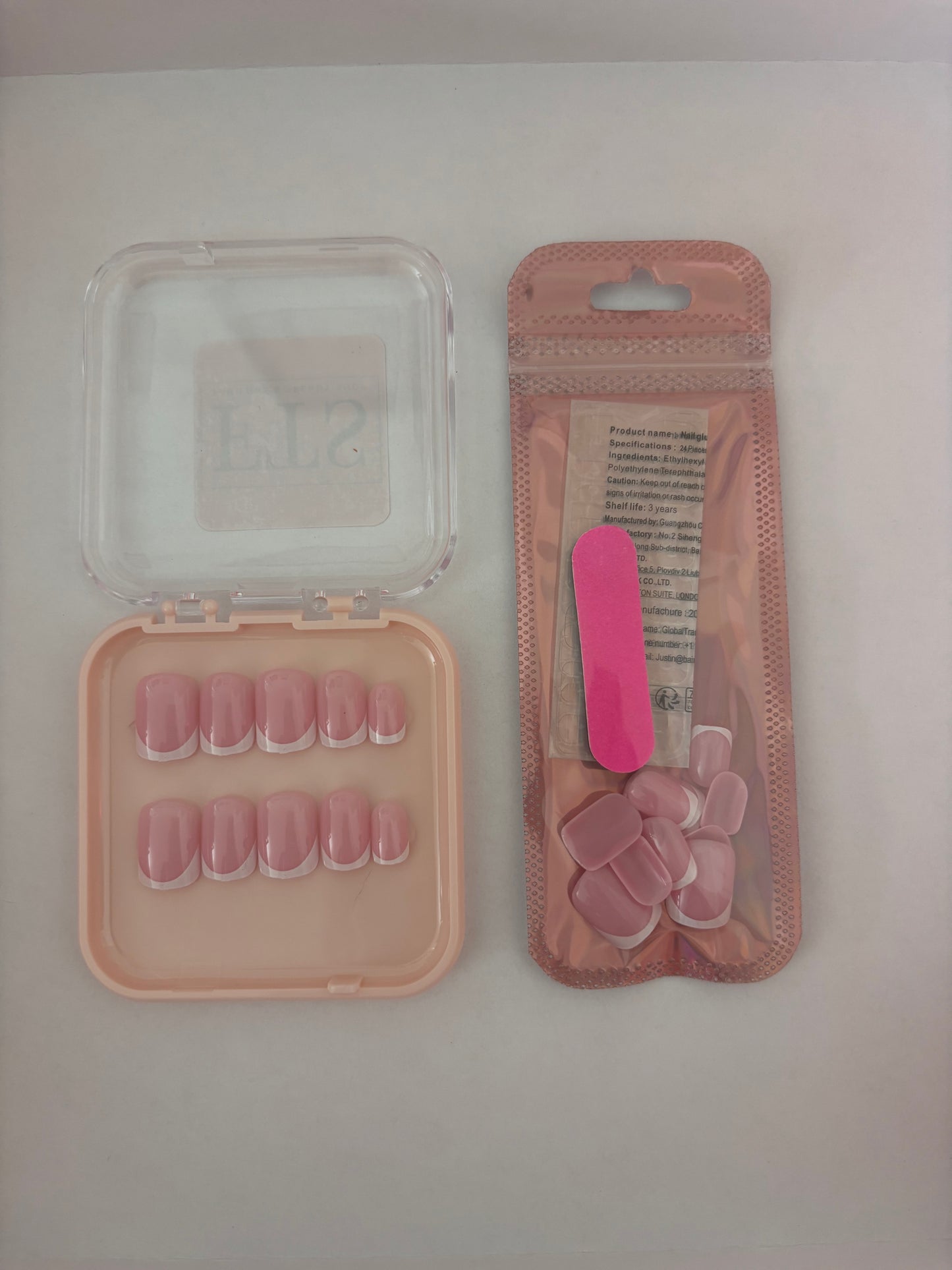 Faux ongles court - FRENCH
