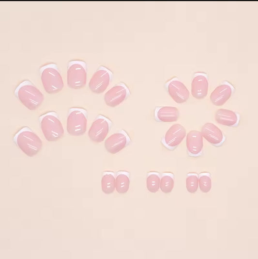 Faux ongles court - FRENCH