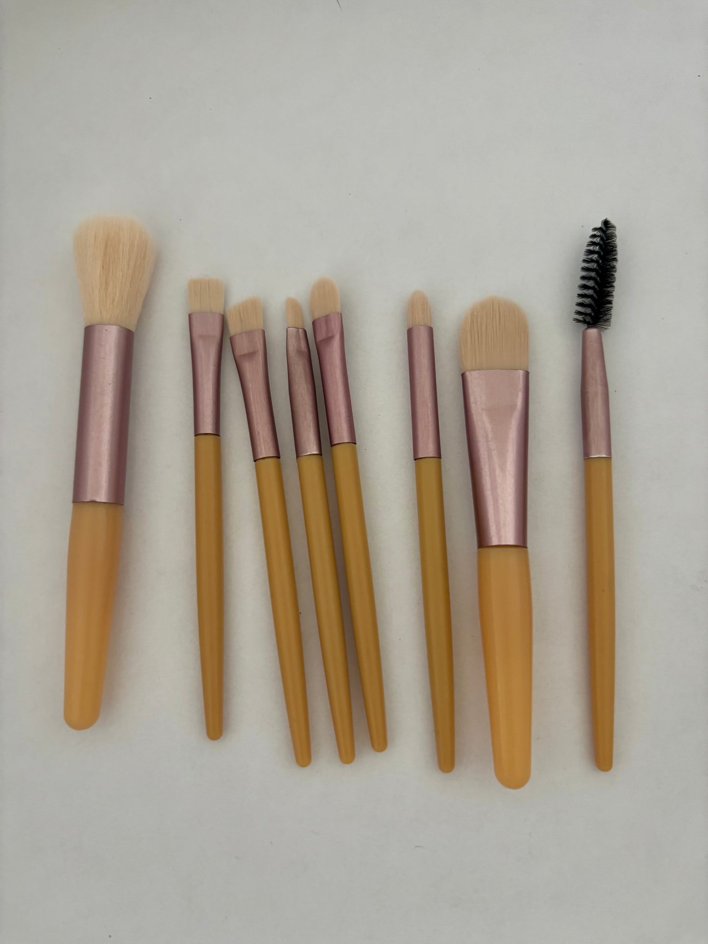 Petits pinceaux maquillage