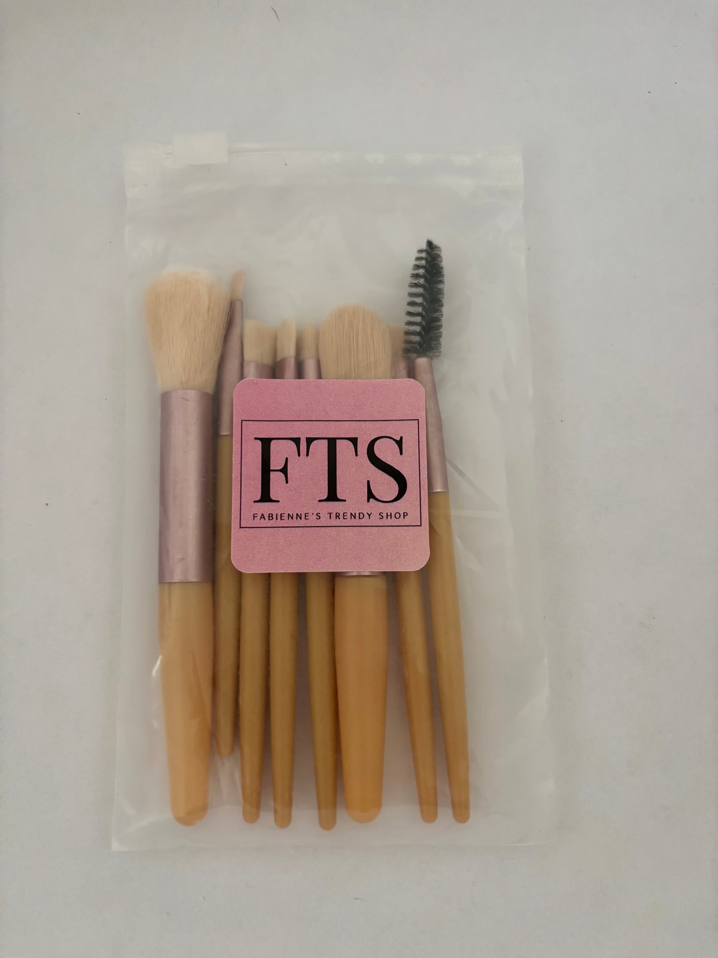 Petits pinceaux maquillage