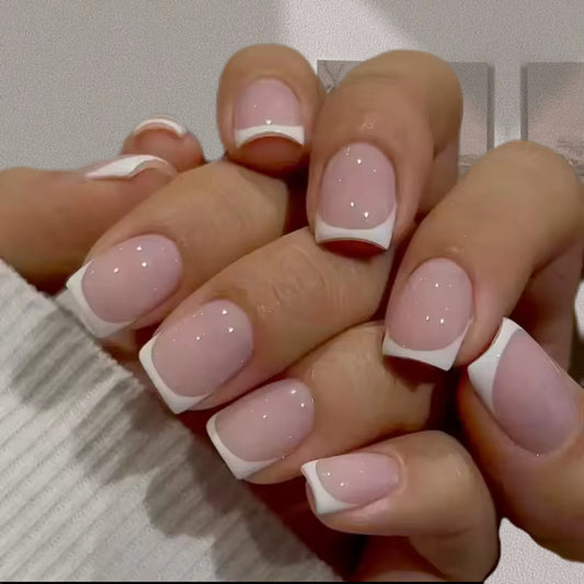 Faux ongles court - FRENCH