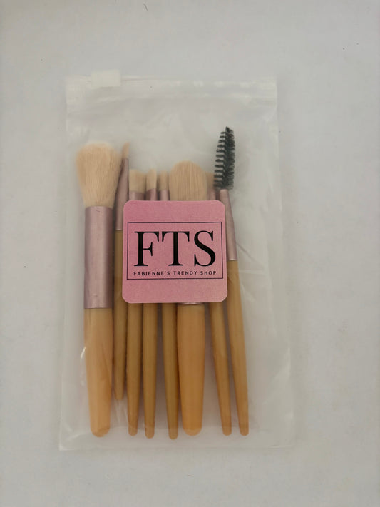 Petits pinceaux maquillage
